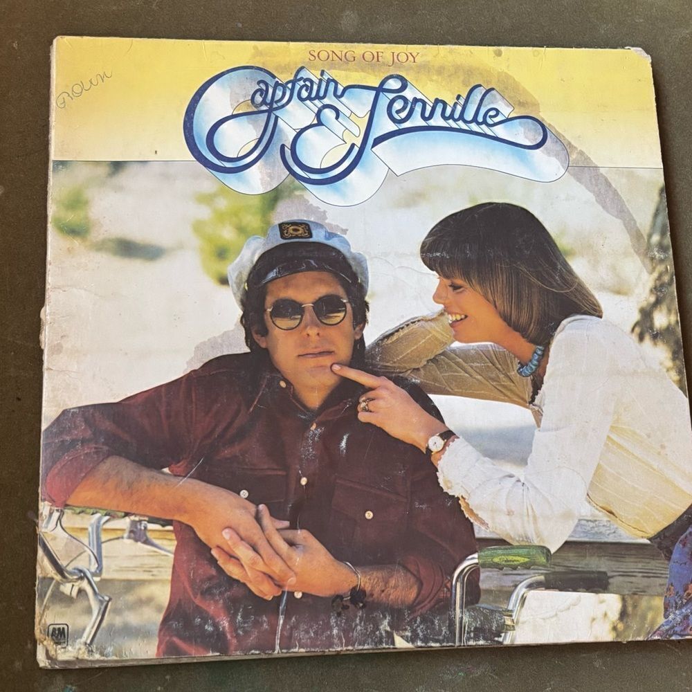 Vinyl Record Captain & Tennille Song of Joy EPC See photos